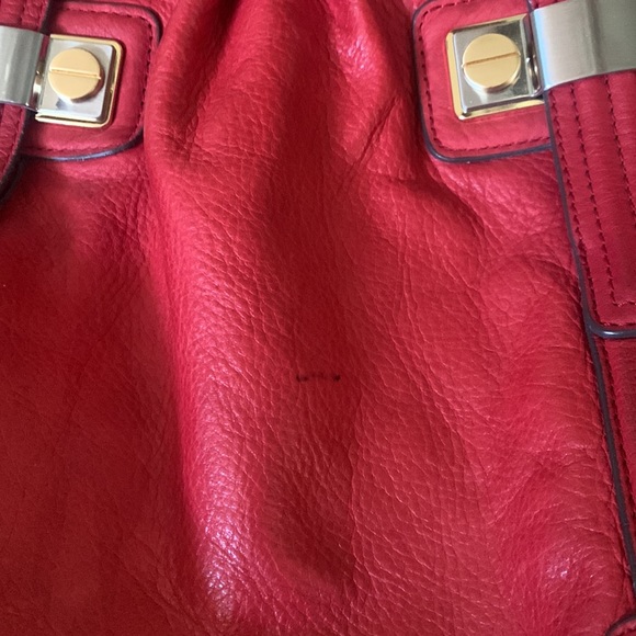 B Makowsky Soft Red Leather Handbag / Shoulder Bag - Picture 7 of 7
